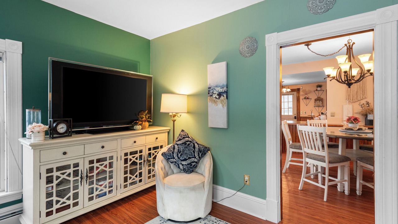 Photo of Livingroom in Warren