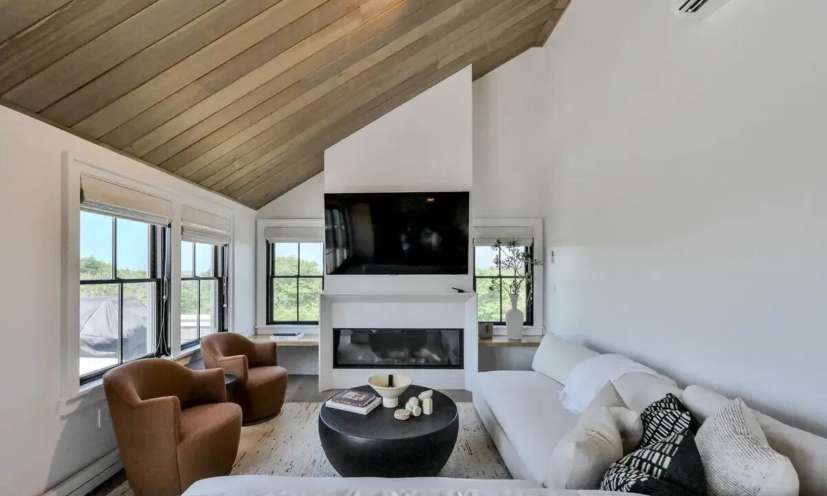 Photo of Livingroom in Madaket