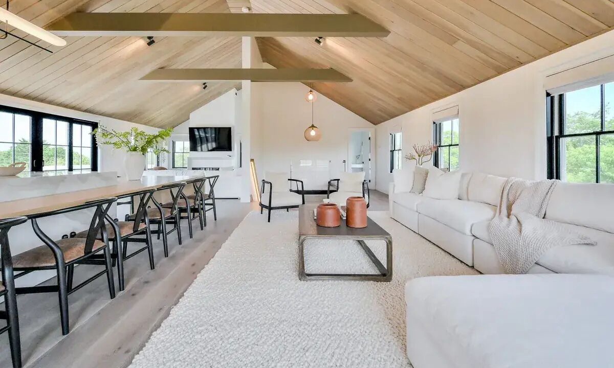 Photo of Livingroom in Madaket