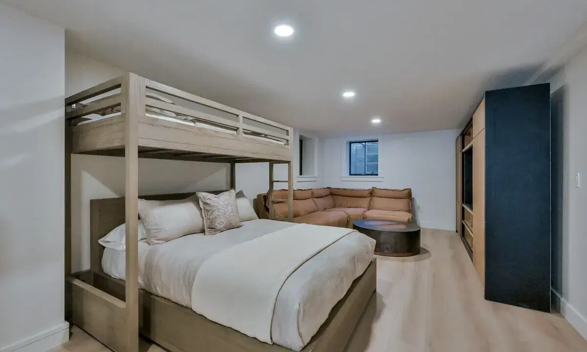 Photo of Bedroom in Madaket