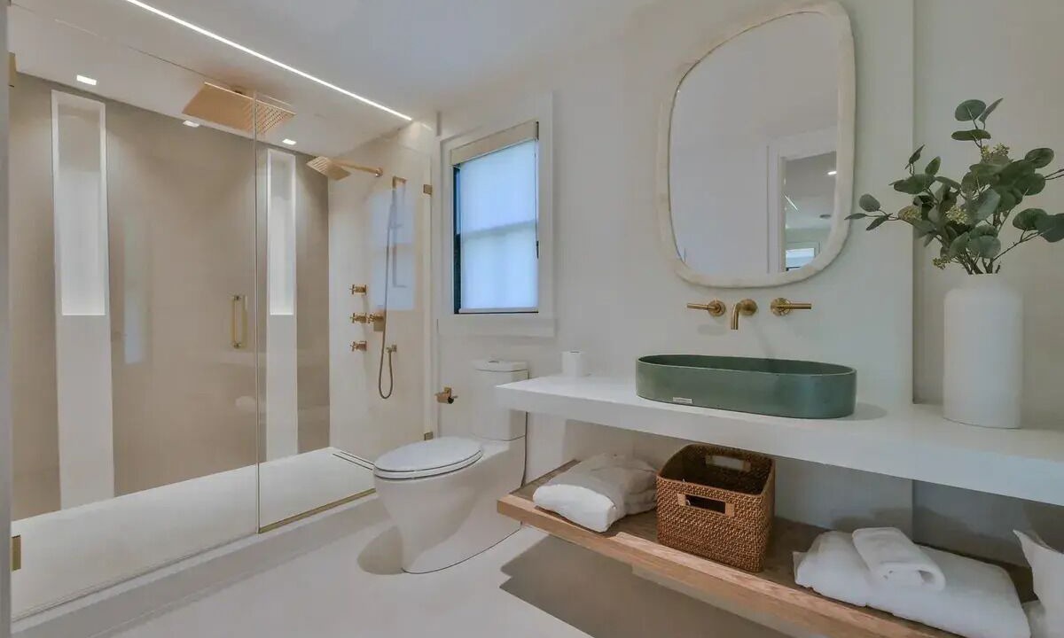 Photo of Bathroom in Madaket