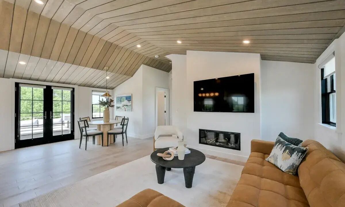 Photo of Livingroom in Madaket