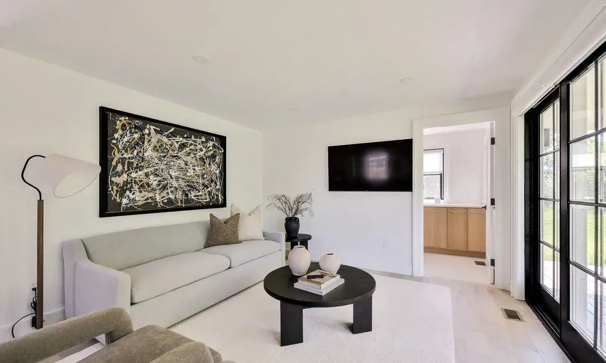 Photo of Livingroom in Madaket