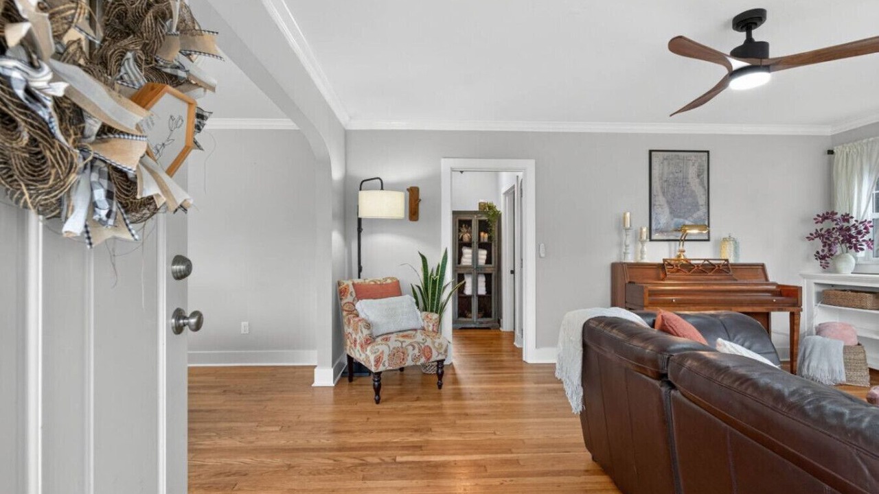 Photo of Livingroom in Hough