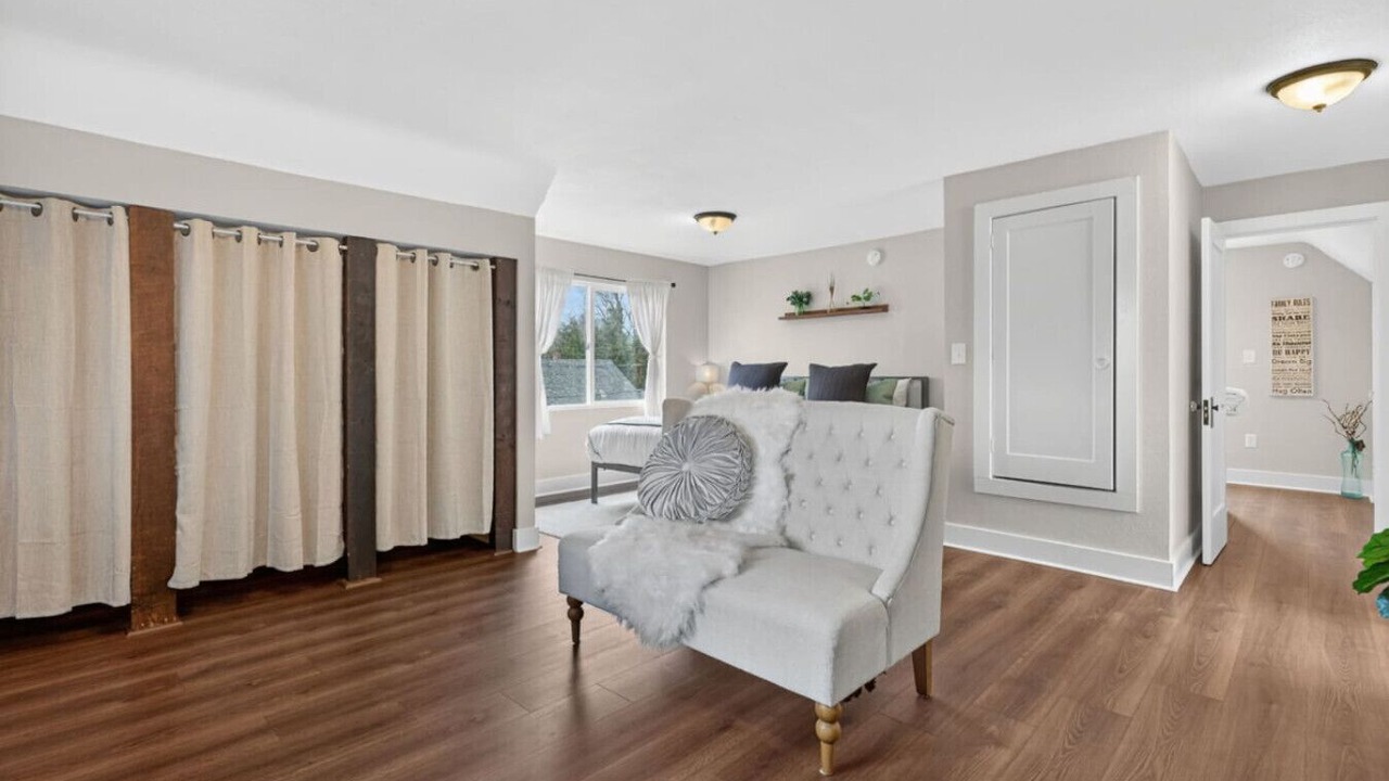 Photo of Others in Hough