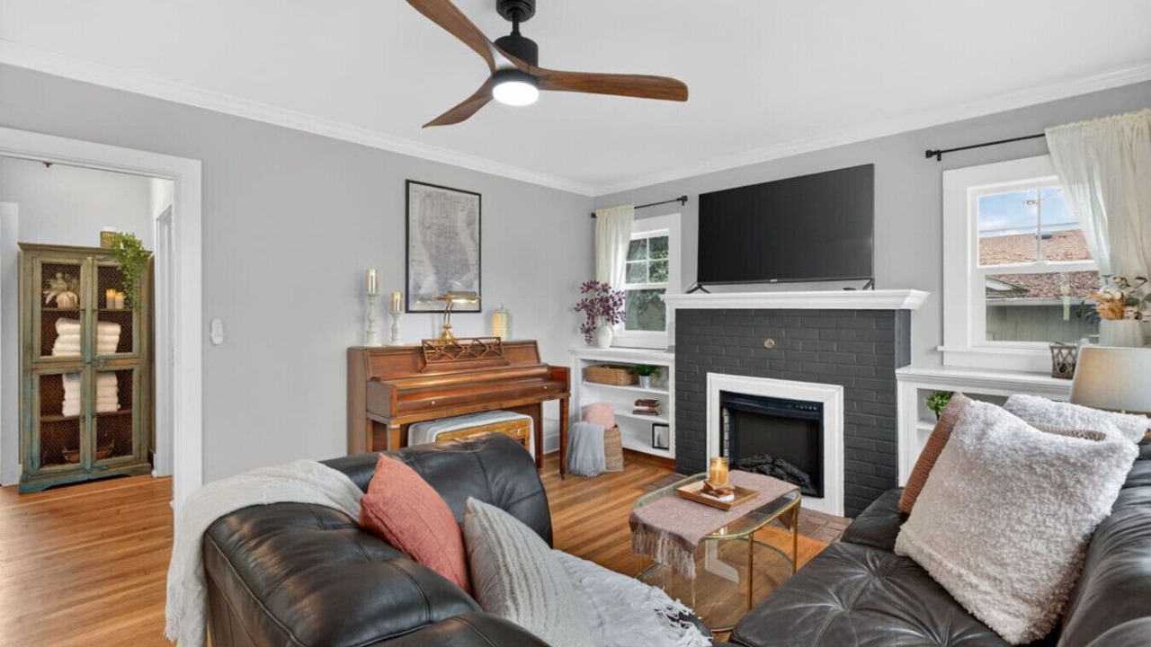 Photo of Livingroom in Hough