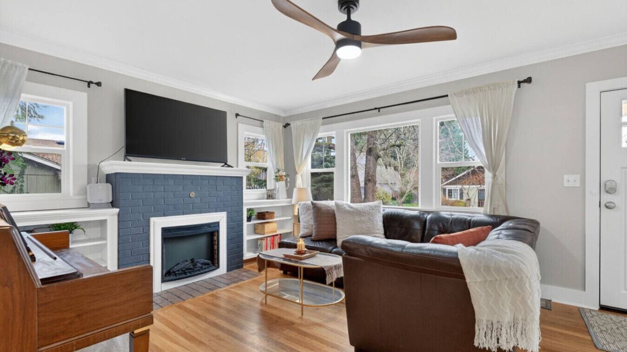 Photo of Livingroom in Hough