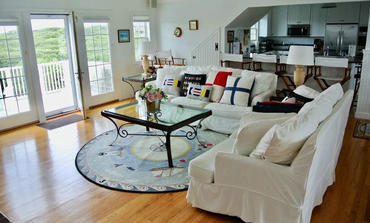 Photo of Livingroom in Tom Nevers