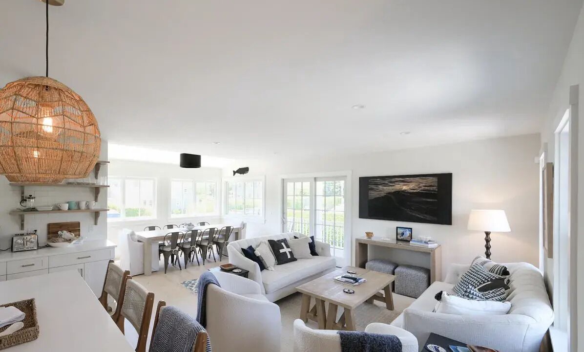 Photo of Livingroom in Brant Point