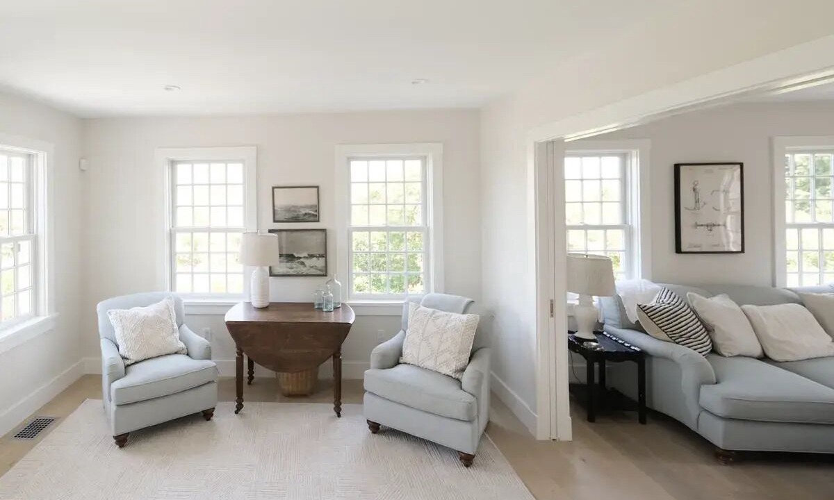 Photo of Livingroom in Brant Point