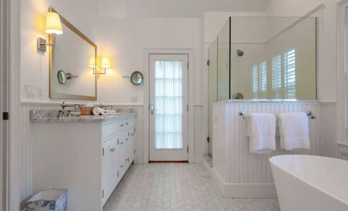 Photo of Bathroom in Cliff