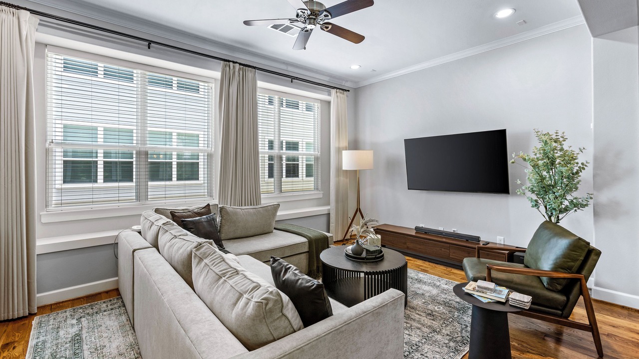 Photo of Livingroom in Greater Heights