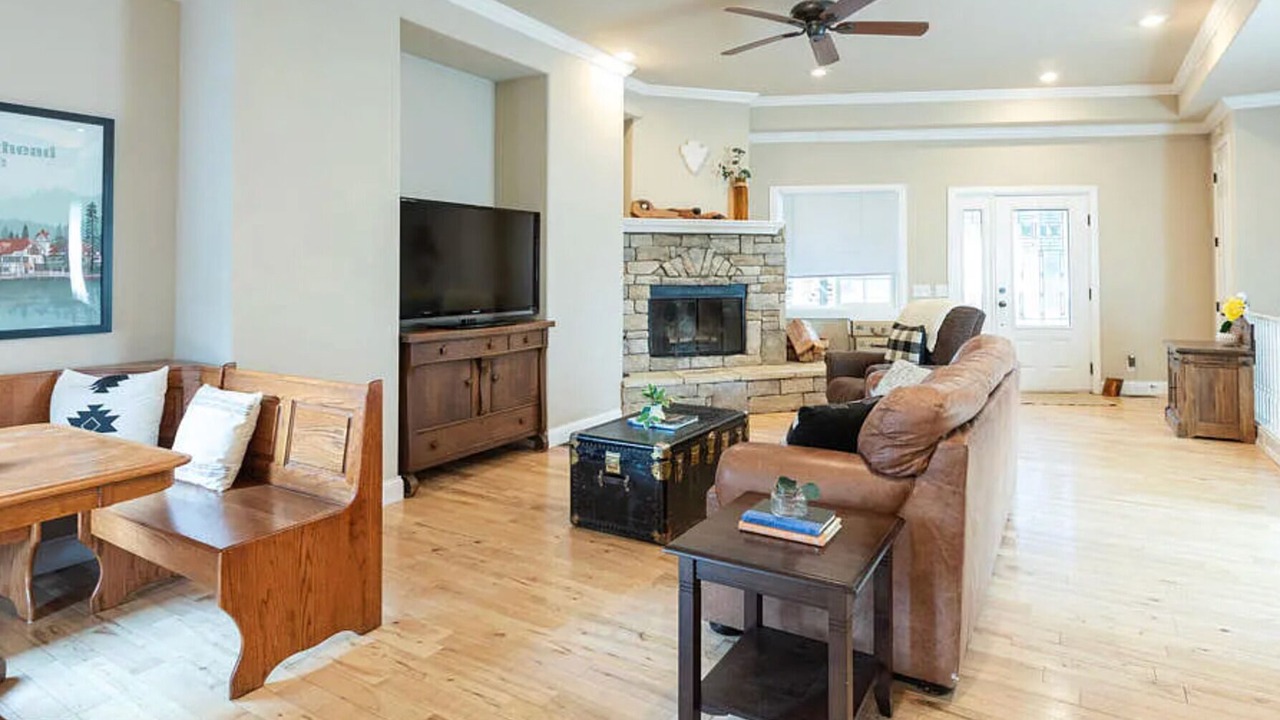 Photo of Livingroom in Cedar Glen