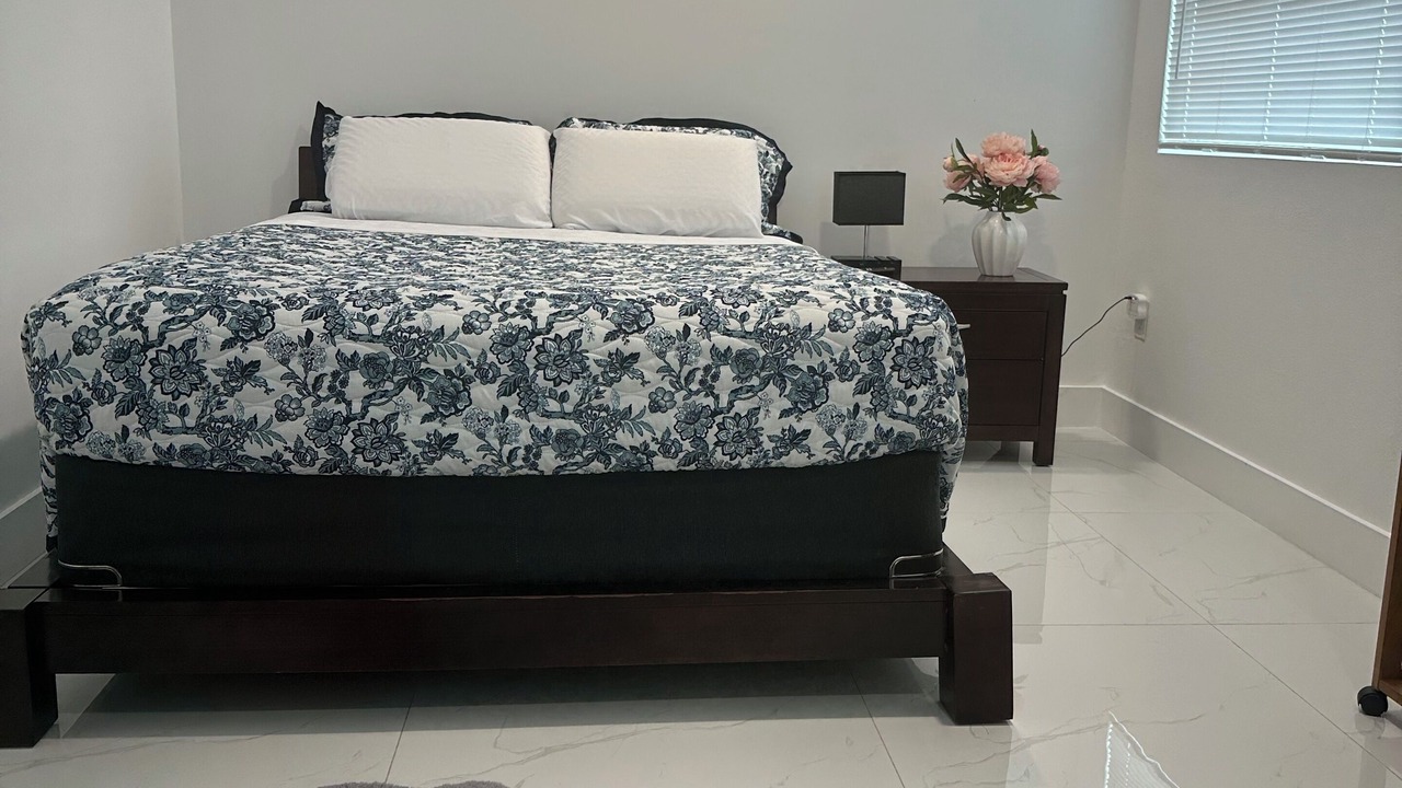 Photo of Bedroom in Ludlam