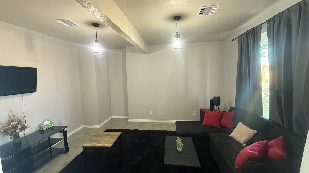 Photo of Livingroom in Williamson County