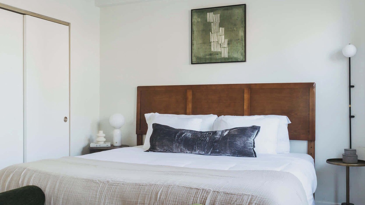Photo of Bedroom in Near North Side