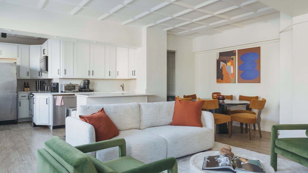 Photo of Livingroom in Near North Side