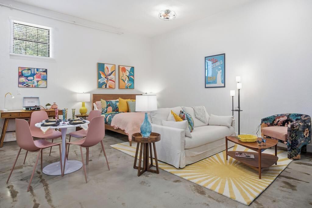 Photo of Livingroom in Downtown Jacksonville