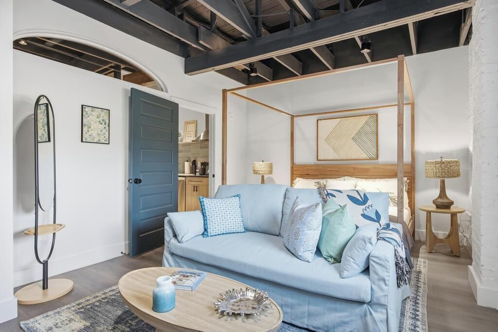 Photo of Livingroom in Downtown Jacksonville