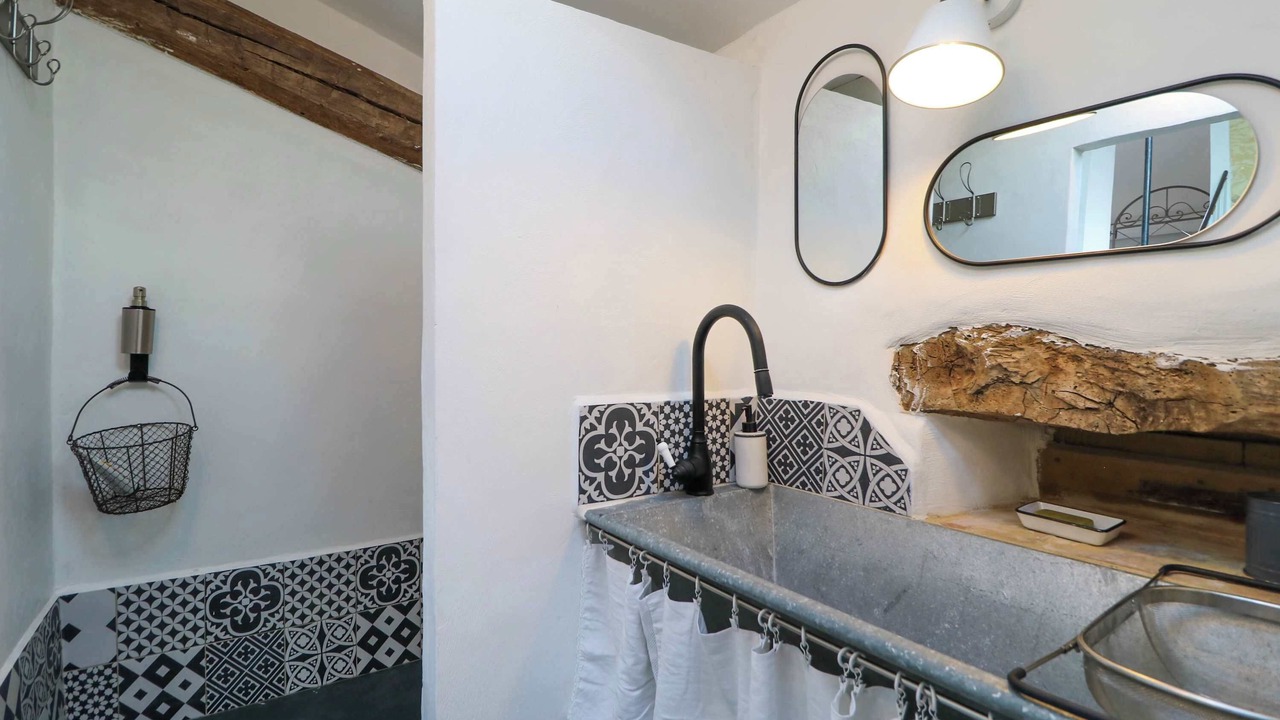 Photo of Bathroom in Saint-Laurent-La-Vernede