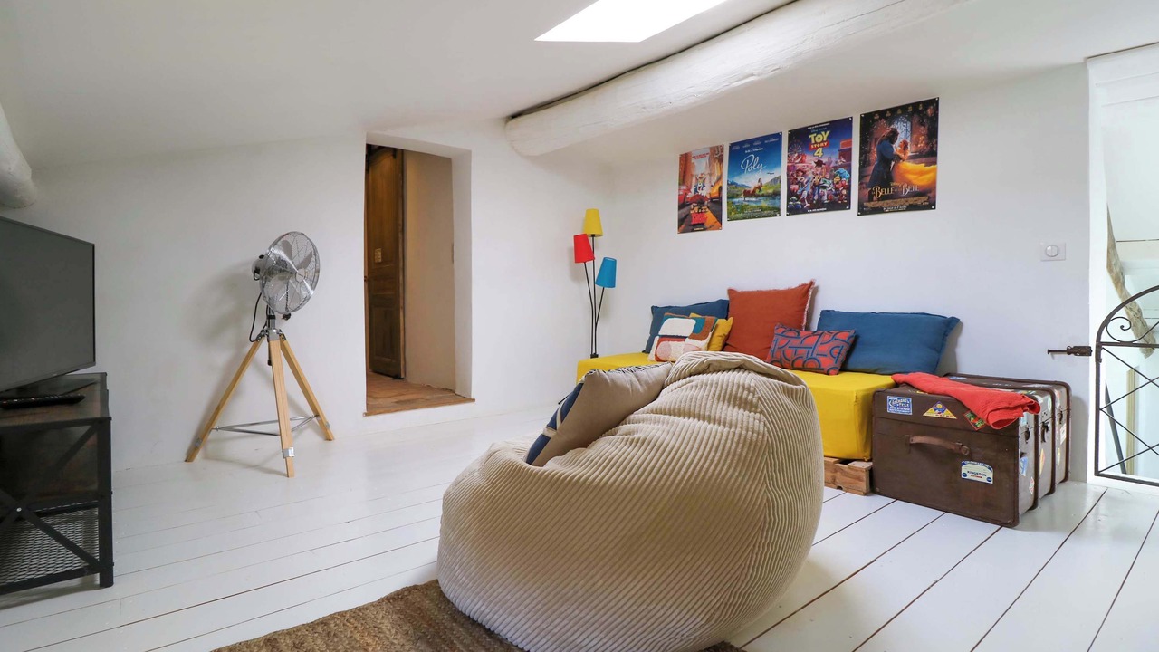 Photo of Livingroom in Saint-Laurent-La-Vernede