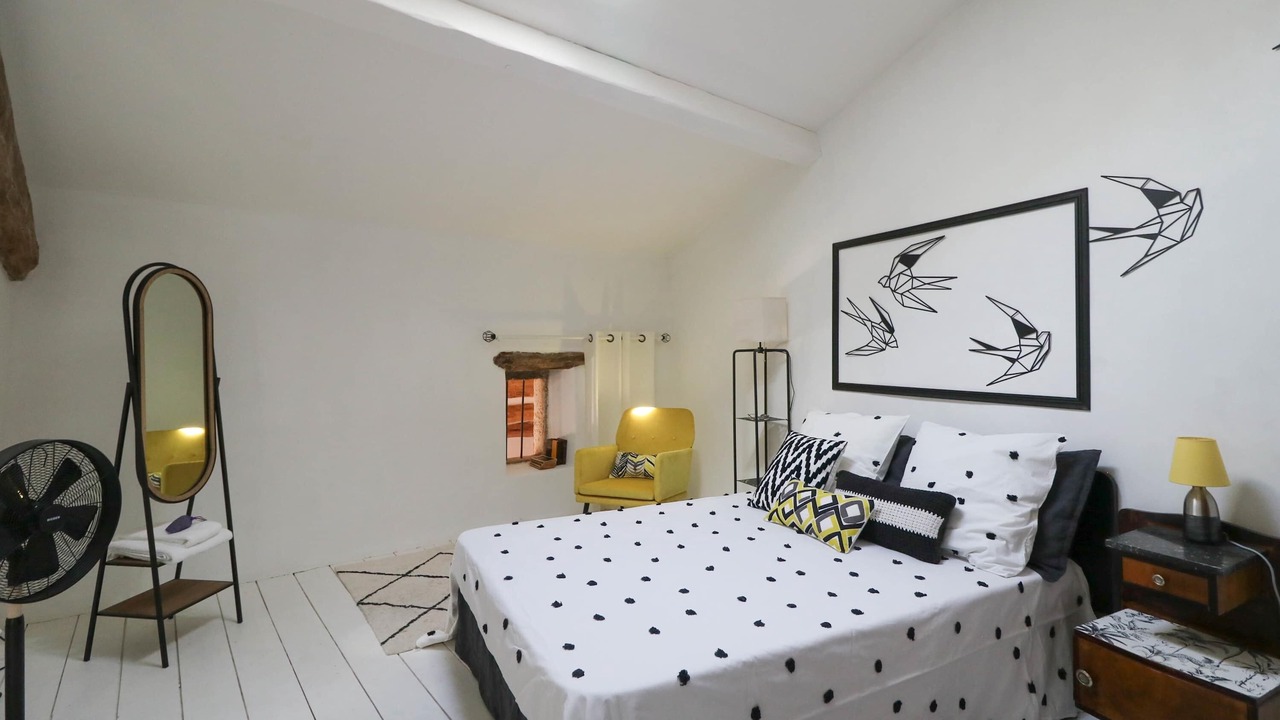 Photo of Bedroom in Saint-Laurent-La-Vernede