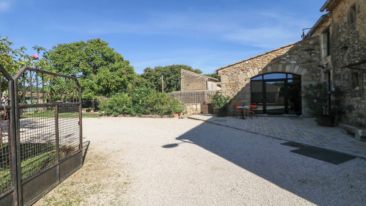 Photo of Outdoor in Saint-Laurent-La-Vernede