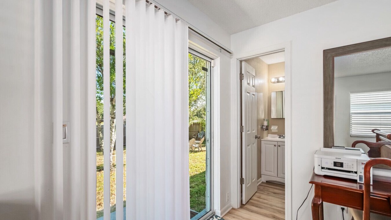 Photo of Bedroom in Silver Springs Shores