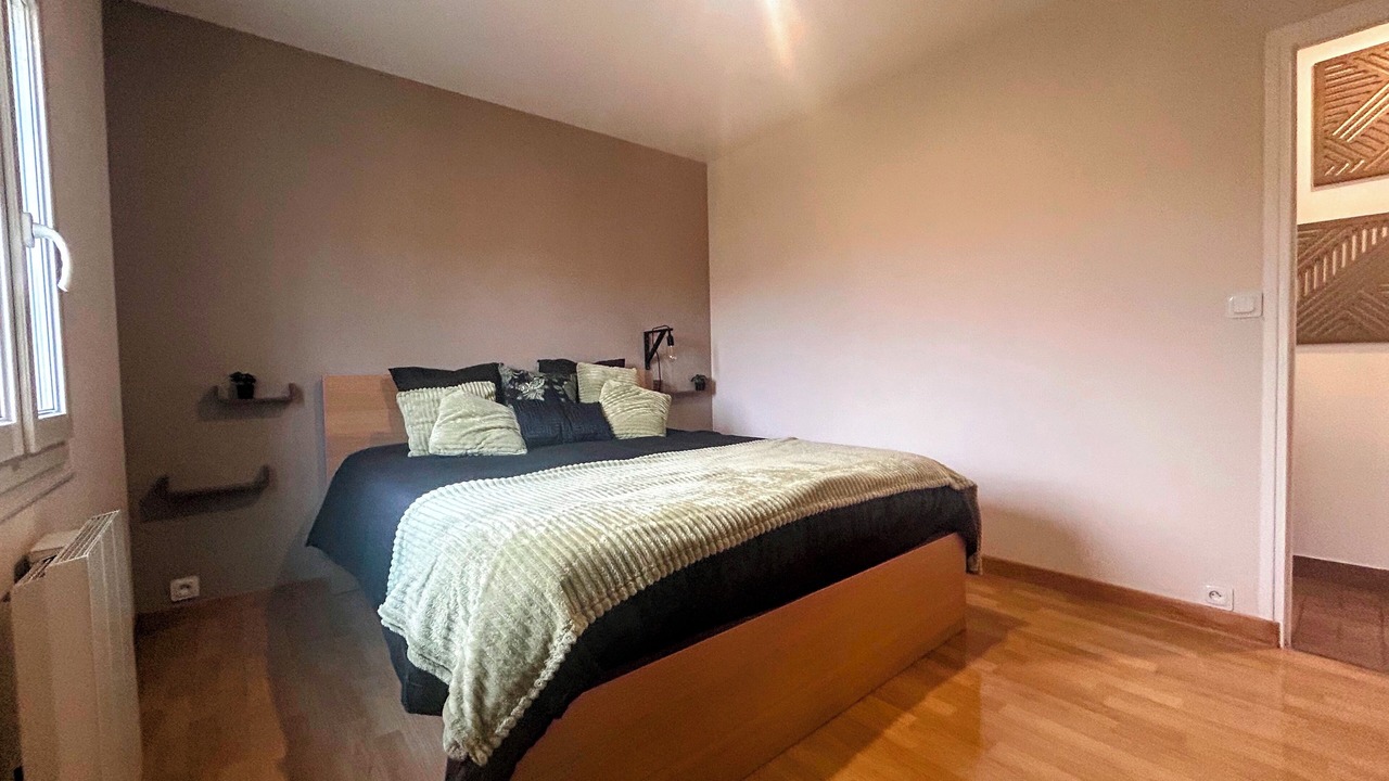 Photo of Bedroom in Colleville-Montgomery