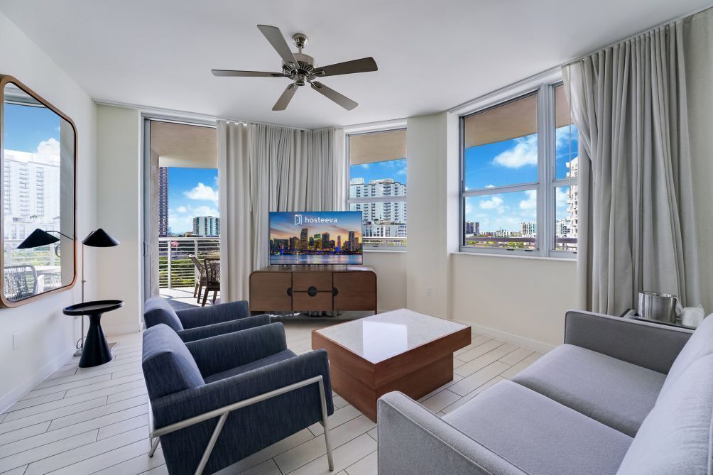 Photo of Livingroom in Downtown Hollywood