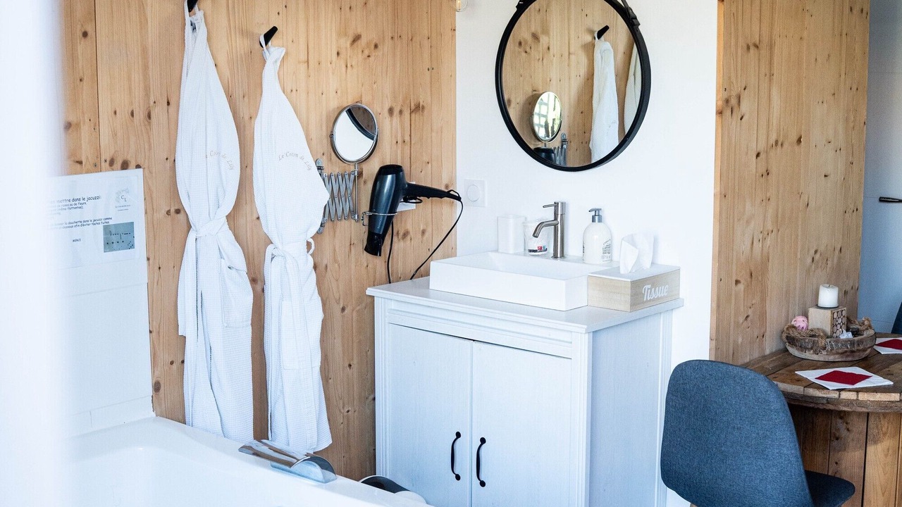 Photo of Bathroom in Saint-Savin