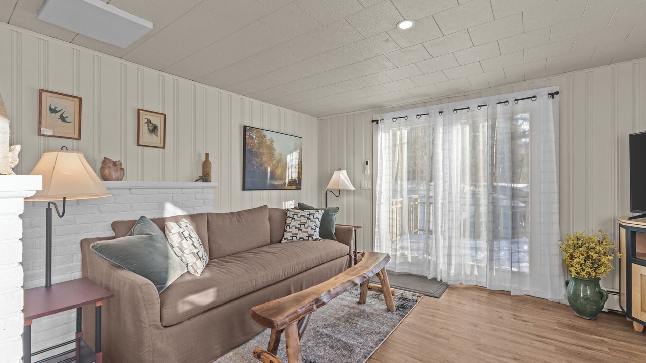 Photo of Livingroom in Stowe Hollow