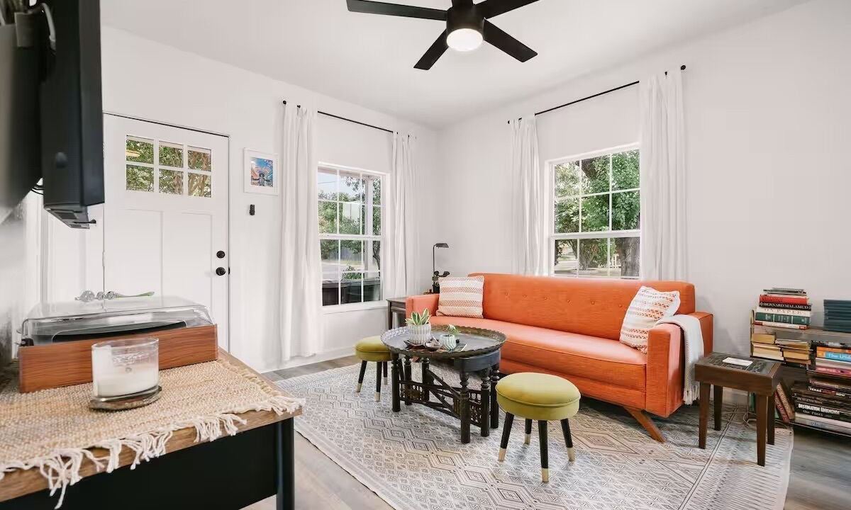 Photo of Livingroom in Blackshear-Prospect Hill