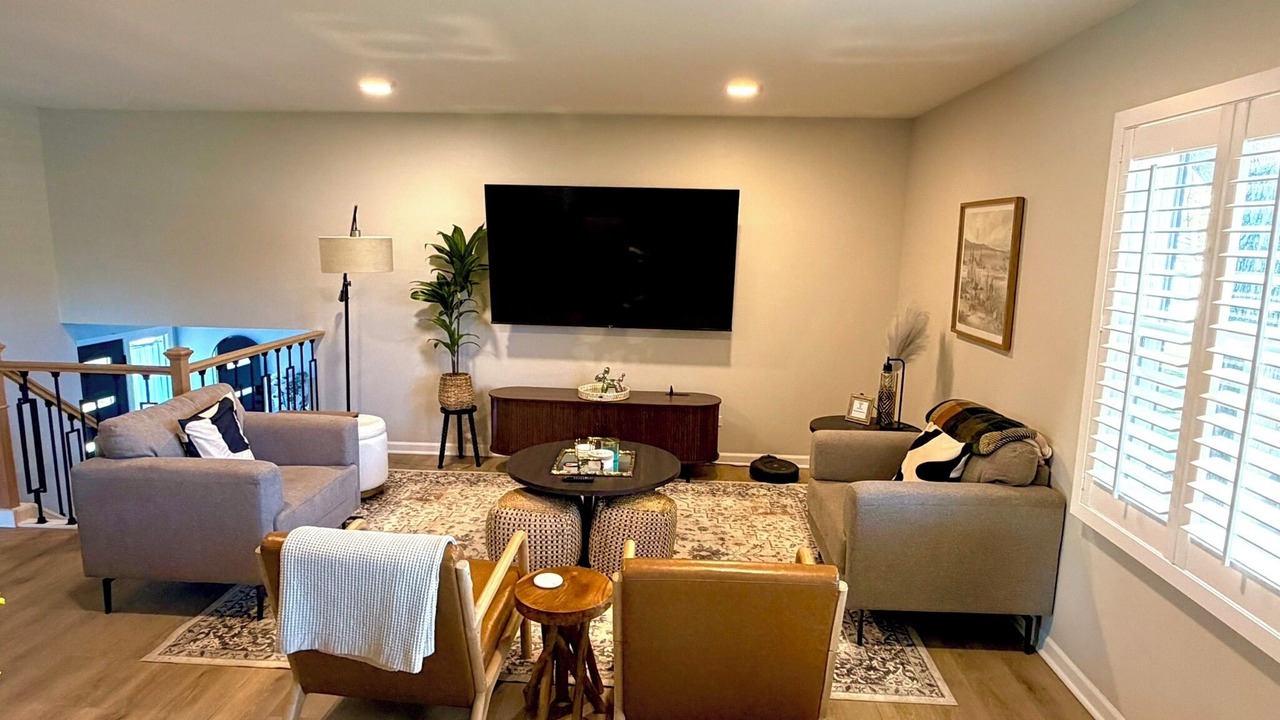 Photo of Livingroom in Glen Ellyn