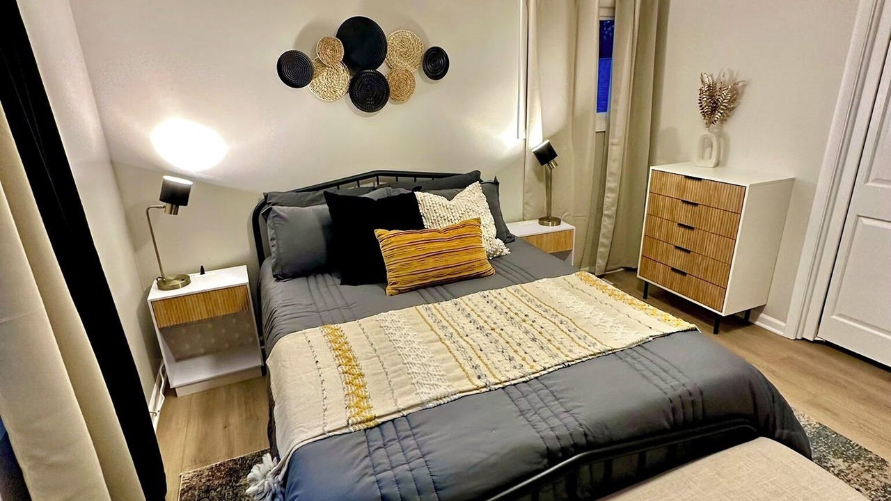Photo of Bedroom in Glen Ellyn