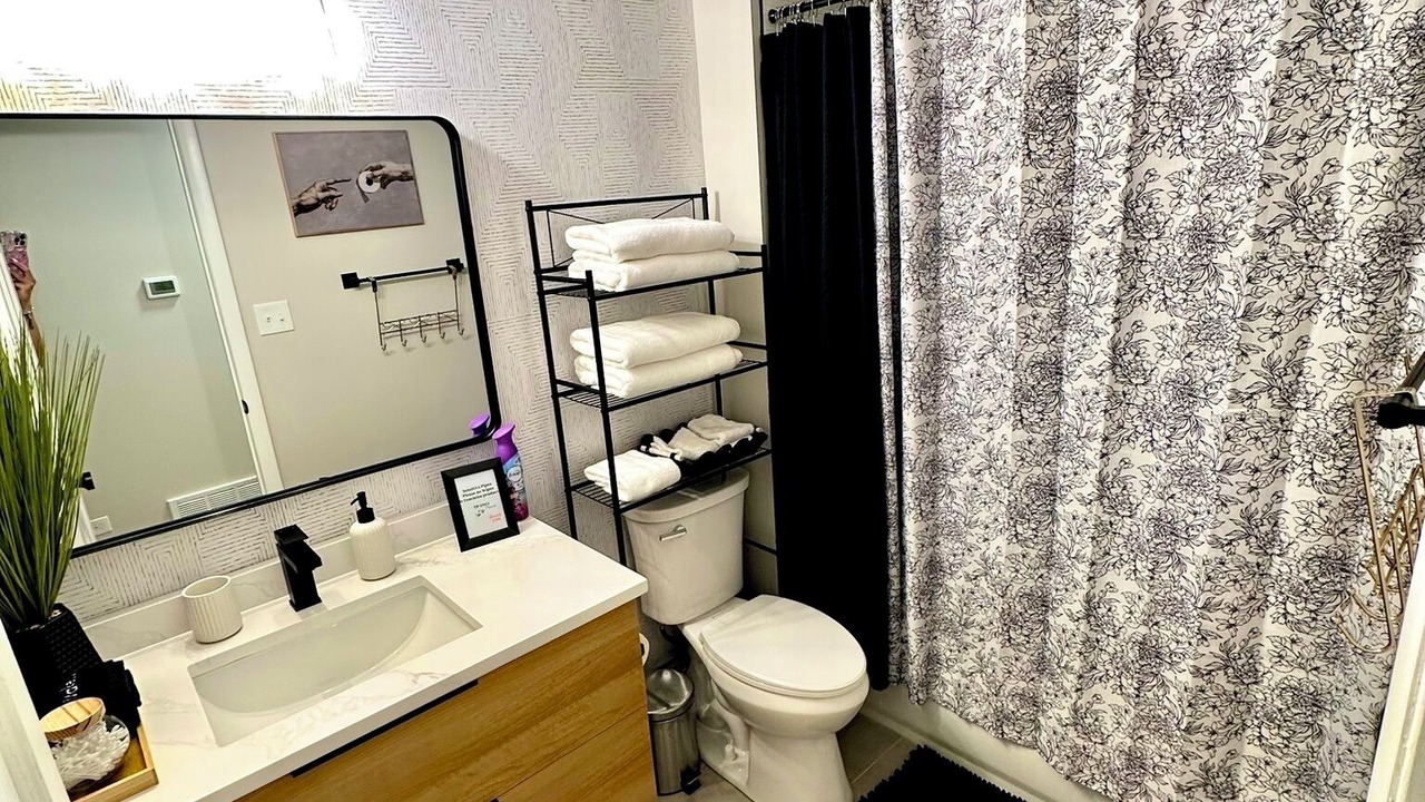Photo of Bathroom in Glen Ellyn