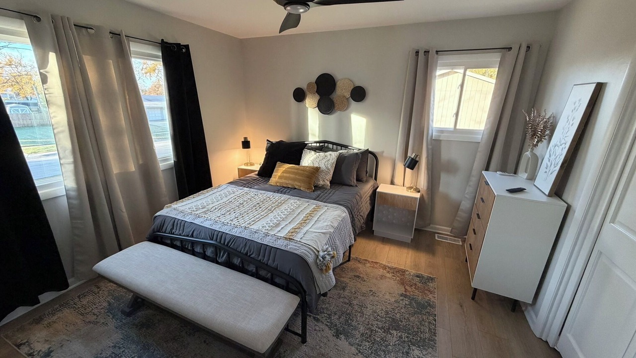 Photo of Bedroom in Glen Ellyn