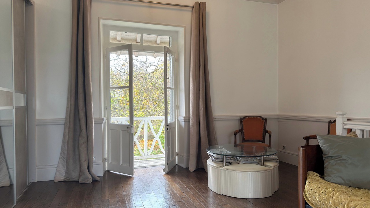 Photo of Livingroom in Ury