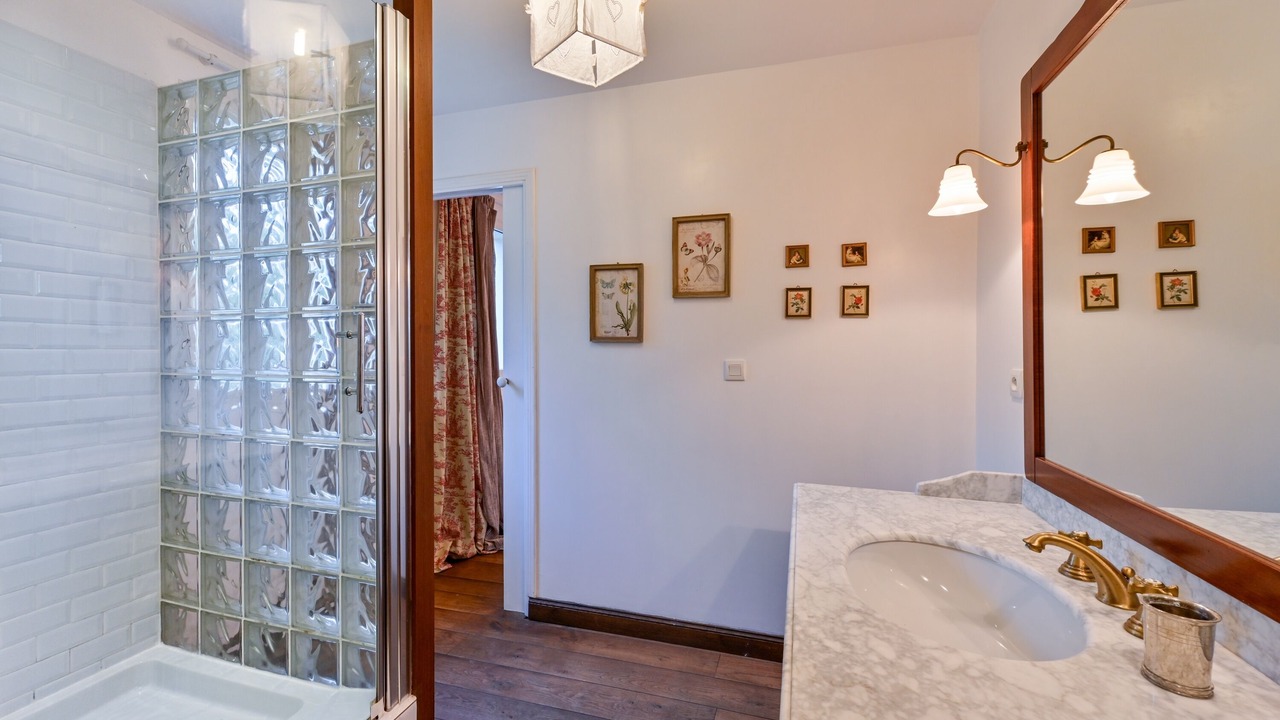 Photo of Bathroom in Saint-Lyphard