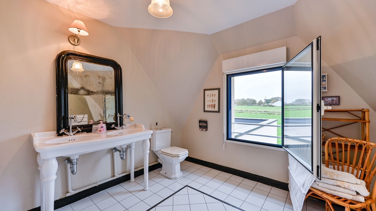 Photo of Bathroom in Saint-Lyphard