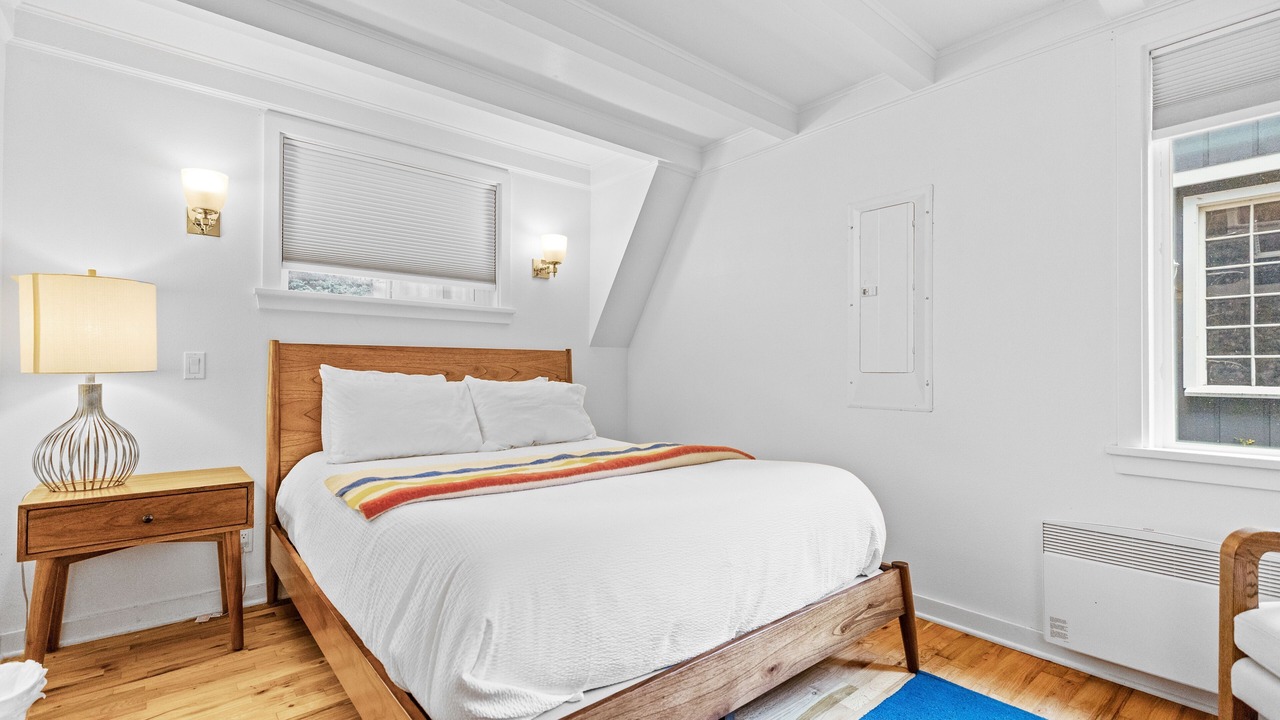 Photo of Bedroom in West Hills