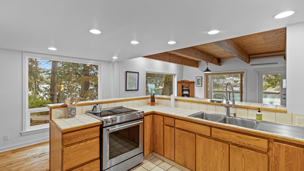 Photo of Kitchen in West Hills