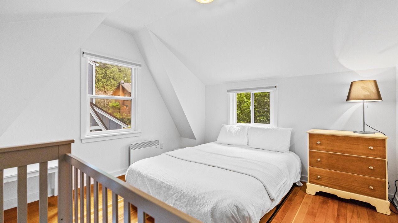 Photo of Bedroom in West Hills