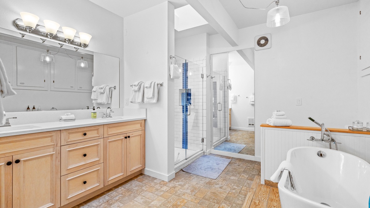 Photo of Bathroom in West Hills