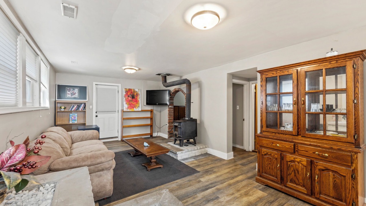 Photo of Livingroom in Kingston
