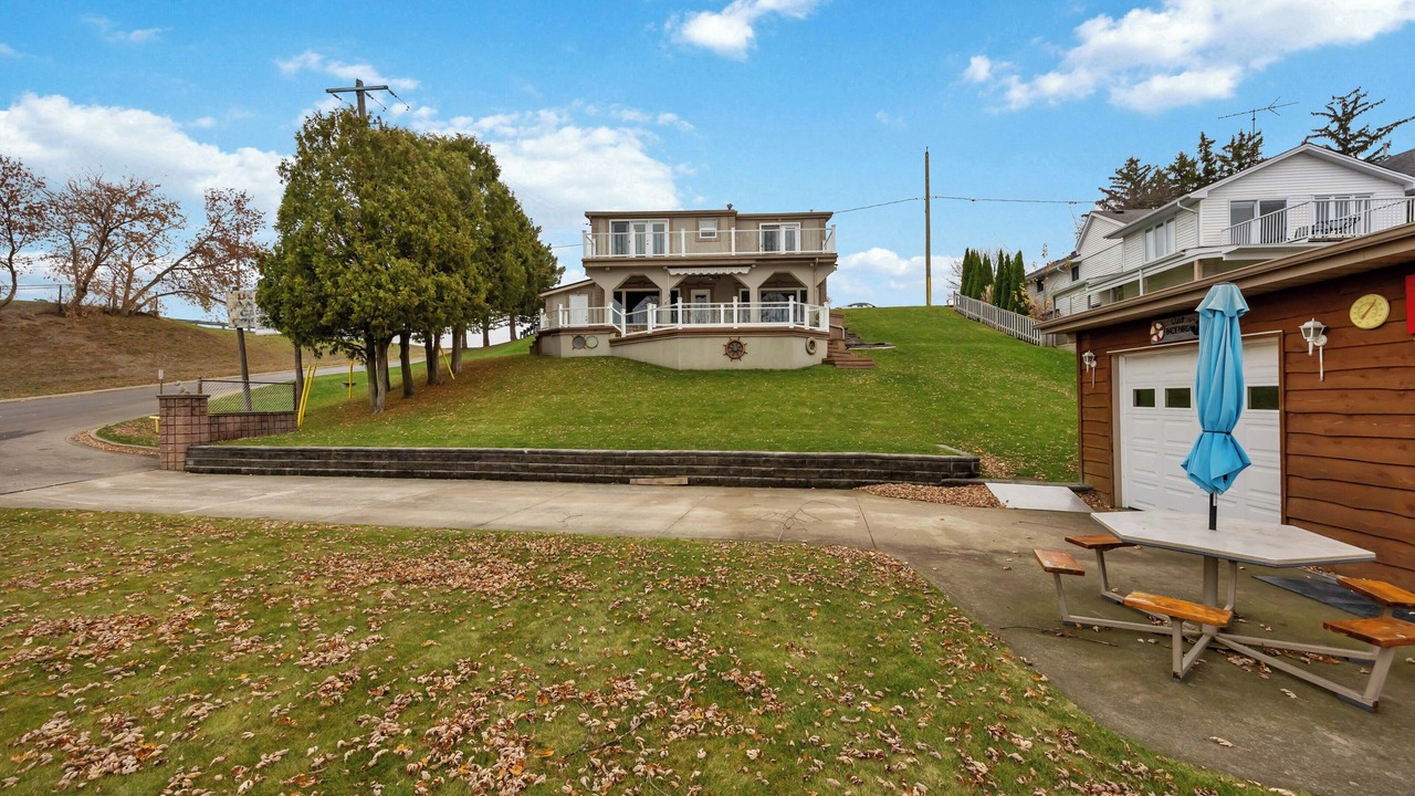 Photo of Outdoor in Corunna