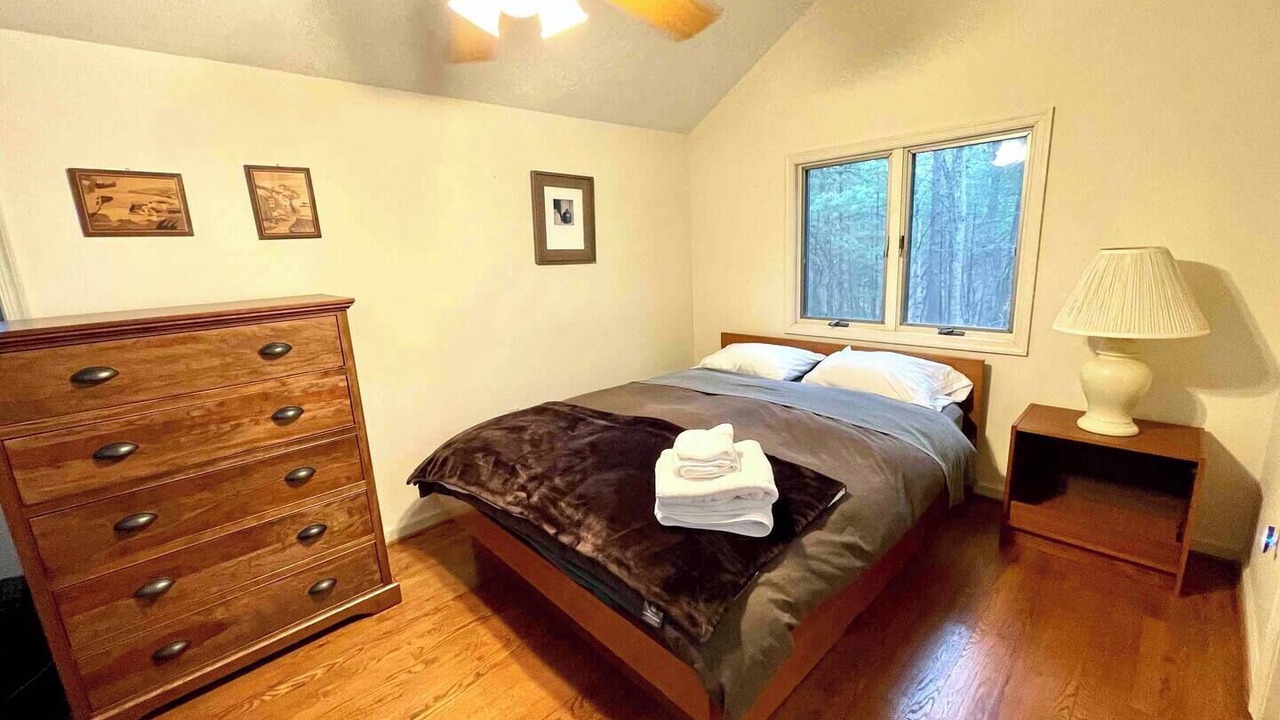 Photo of Bedroom in Berkeley Springs