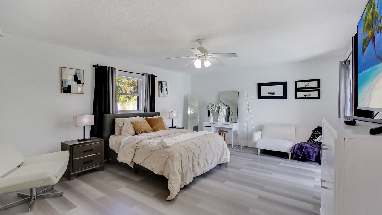 Photo of Bedroom in Lauderhill