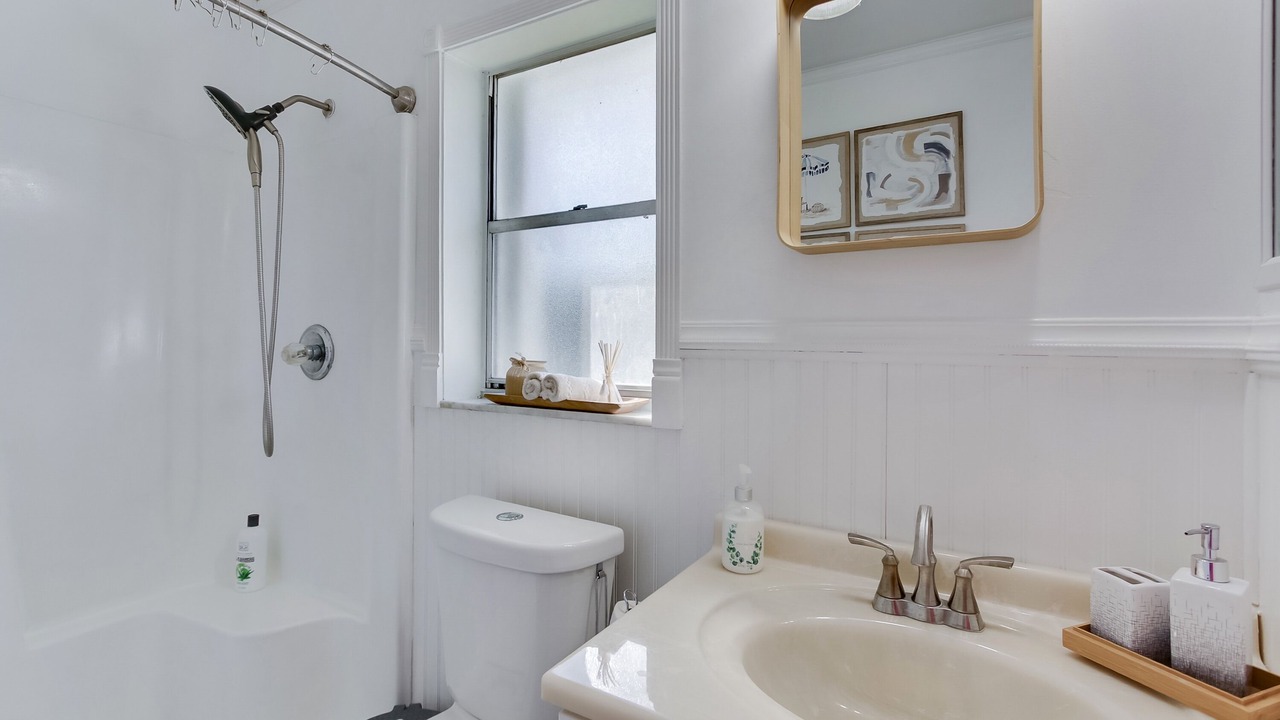 Photo of Bathroom in Lauderhill