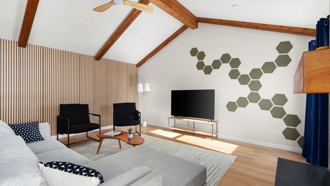 Photo of Livingroom in West Oak Hill
